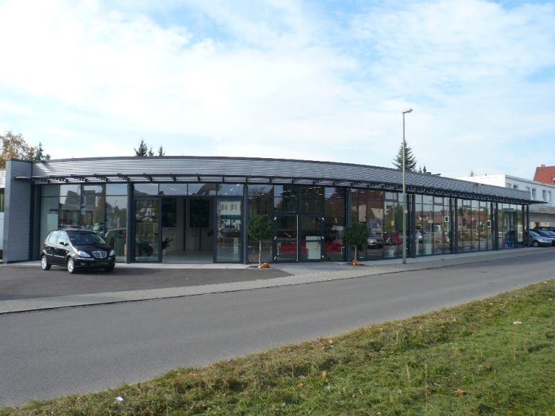 Erweiterungsbau eines Autohauses